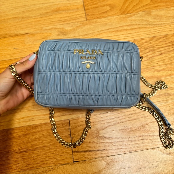 Prada baby blue cross body with gold chain - Picture 4 of 5